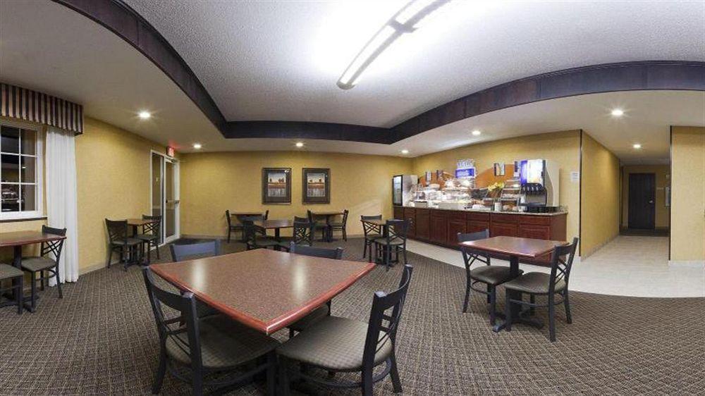 Holiday Inn Express Le Claire Riverfront-Davenport By Ihg Экстерьер фото