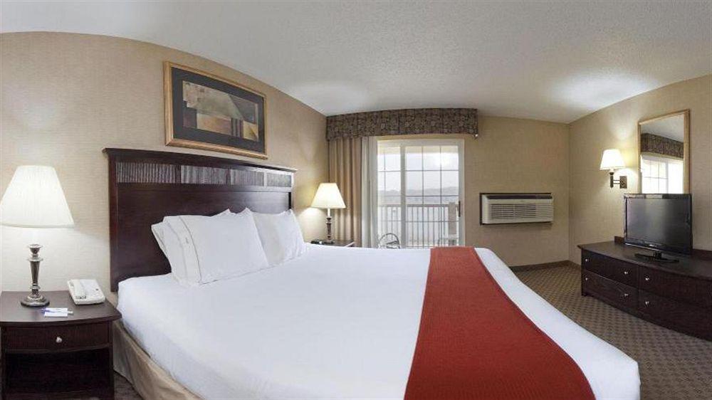 Holiday Inn Express Le Claire Riverfront-Davenport By Ihg Экстерьер фото