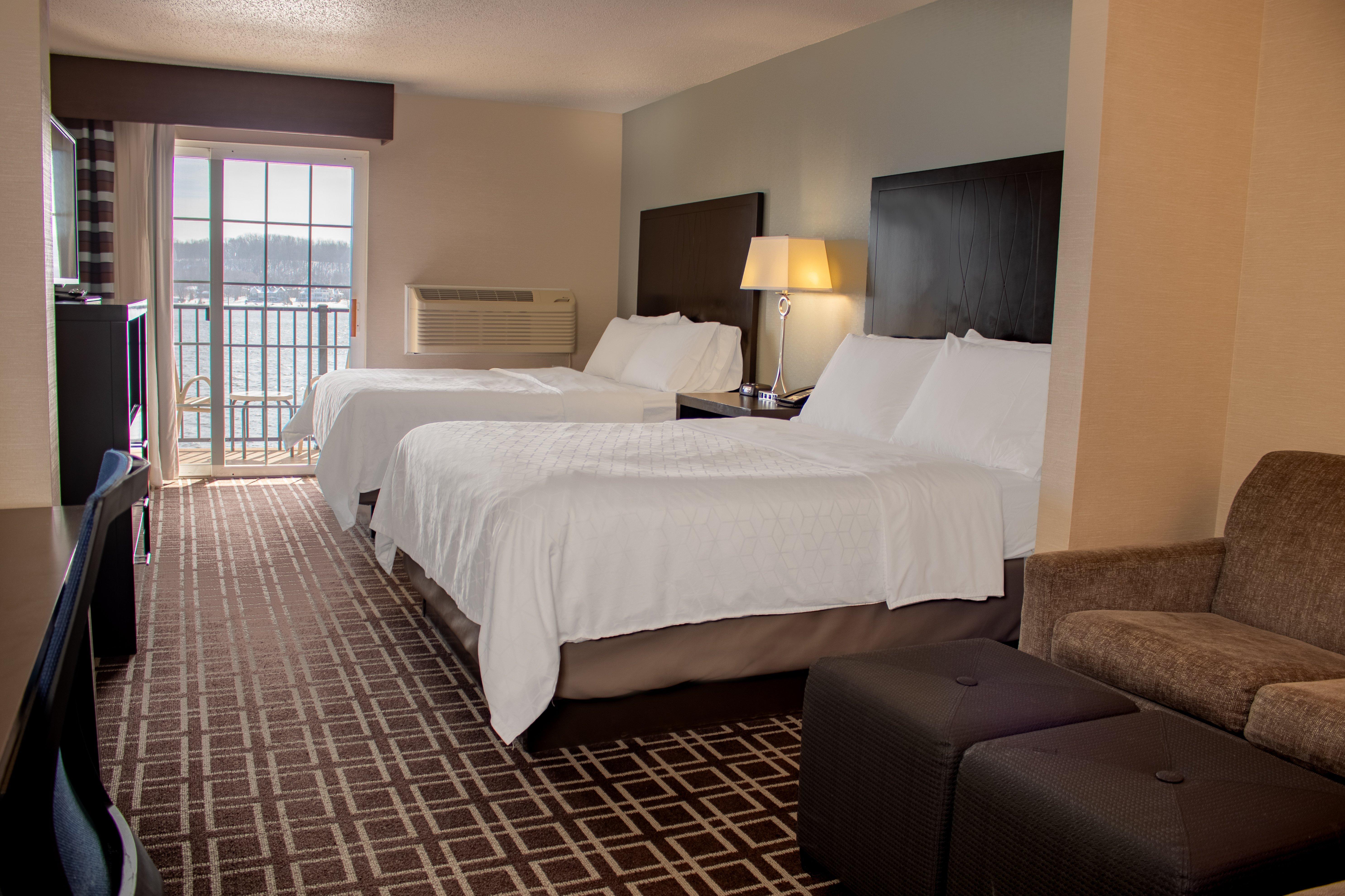 Holiday Inn Express Le Claire Riverfront-Davenport By Ihg Экстерьер фото