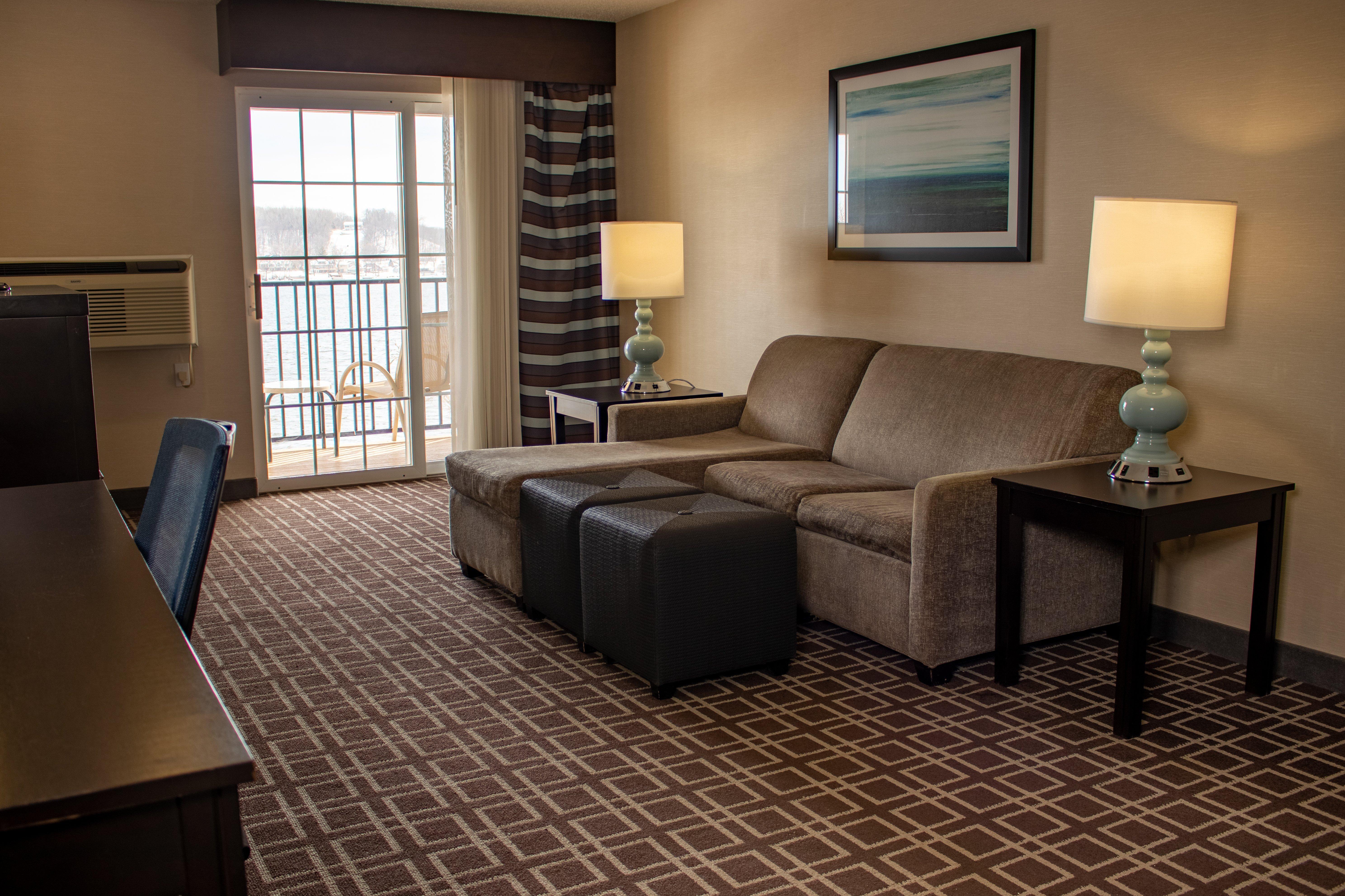 Holiday Inn Express Le Claire Riverfront-Davenport By Ihg Экстерьер фото