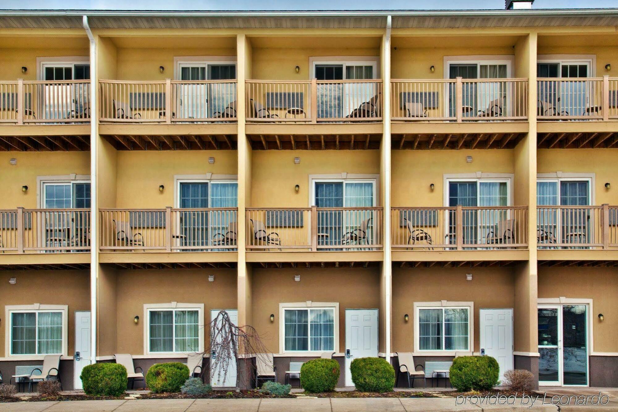 Holiday Inn Express Le Claire Riverfront-Davenport By Ihg Экстерьер фото