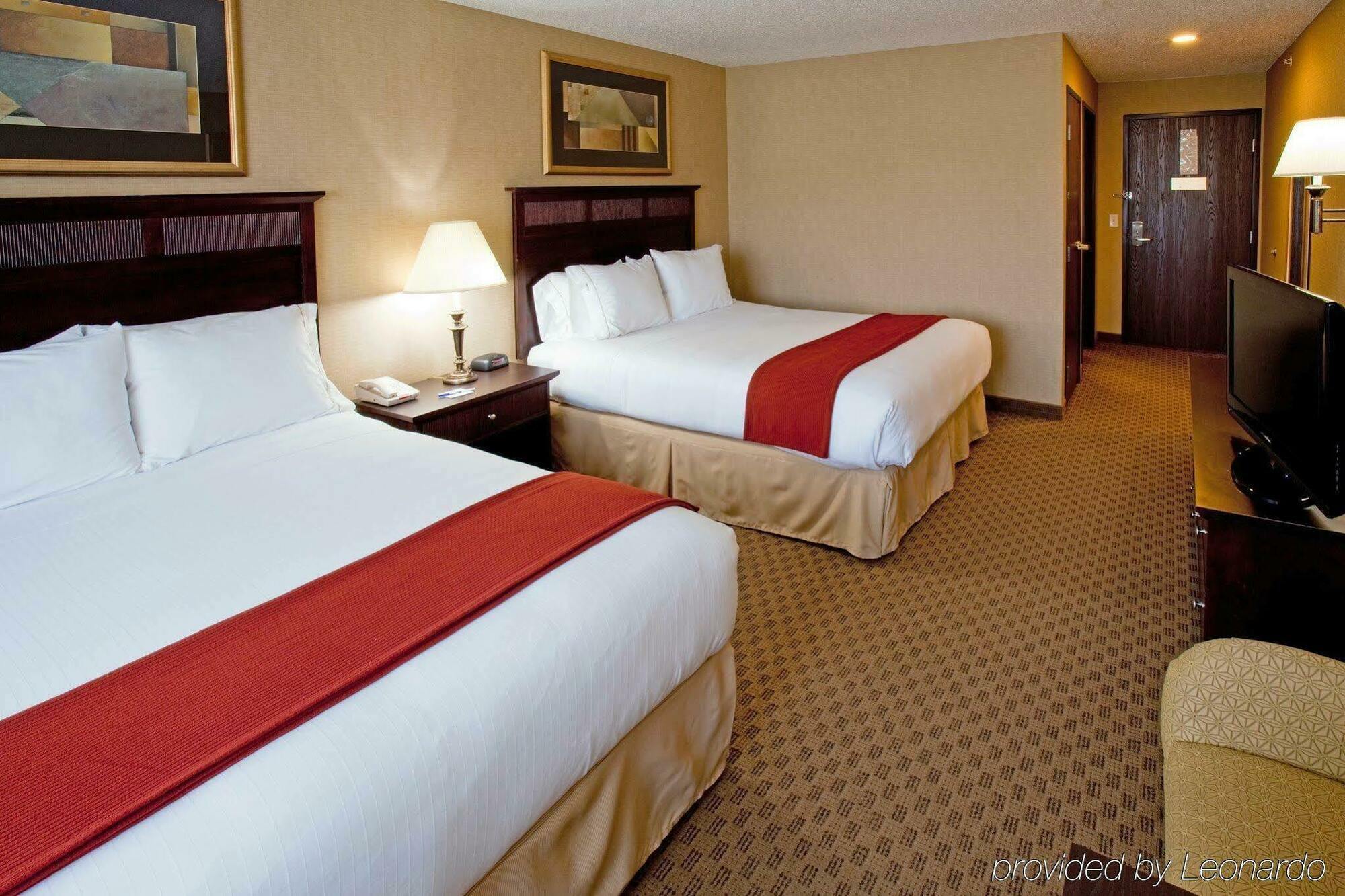Holiday Inn Express Le Claire Riverfront-Davenport By Ihg Экстерьер фото