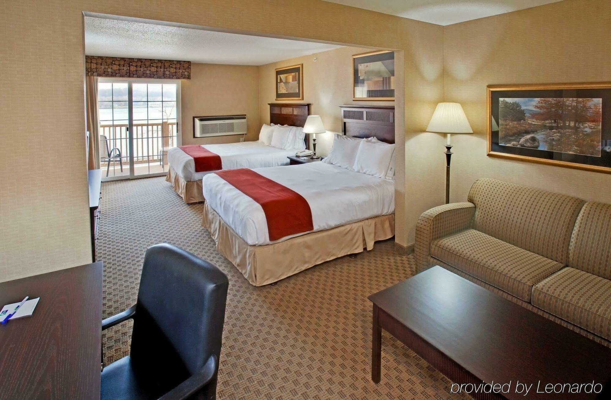Holiday Inn Express Le Claire Riverfront-Davenport By Ihg Экстерьер фото