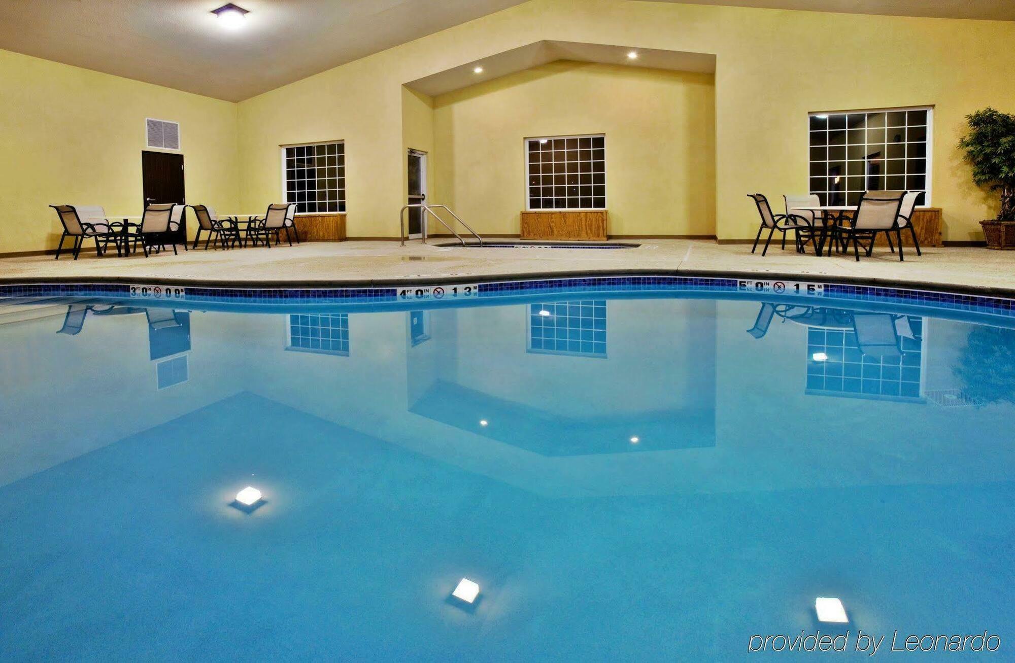 Holiday Inn Express Le Claire Riverfront-Davenport By Ihg Экстерьер фото