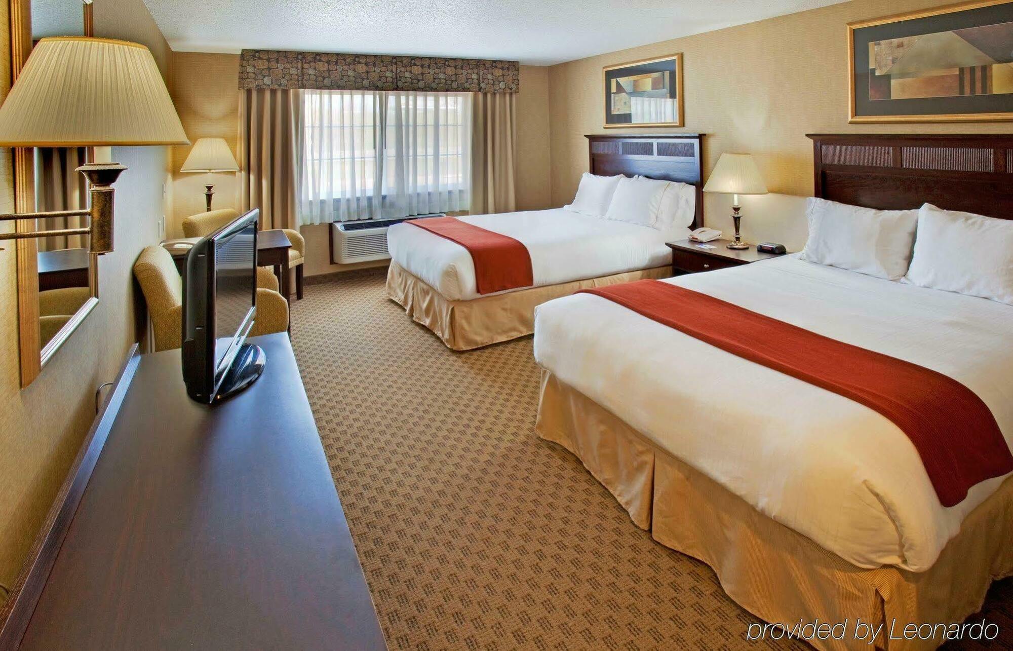 Holiday Inn Express Le Claire Riverfront-Davenport By Ihg Экстерьер фото