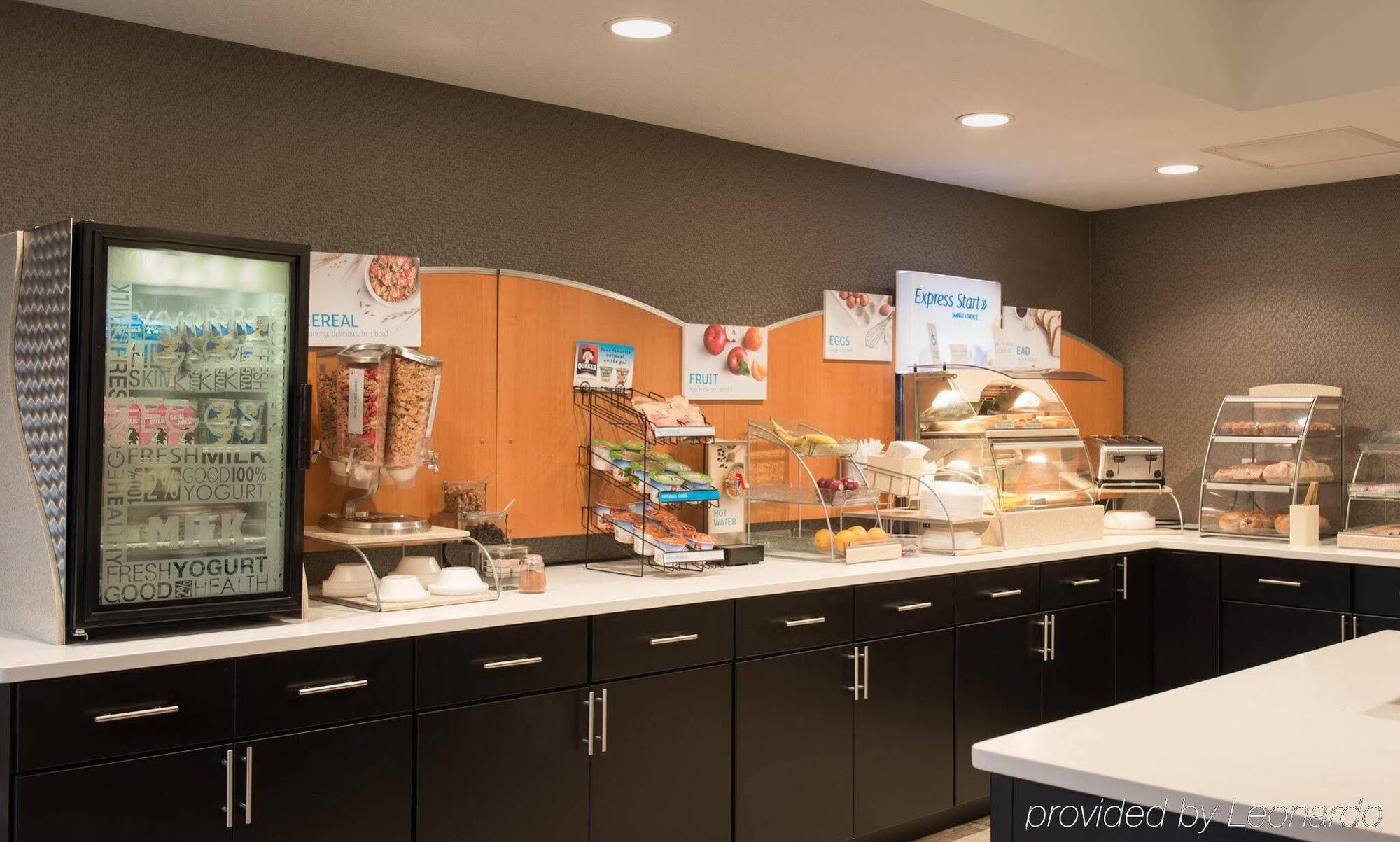 Holiday Inn Express Le Claire Riverfront-Davenport By Ihg Экстерьер фото